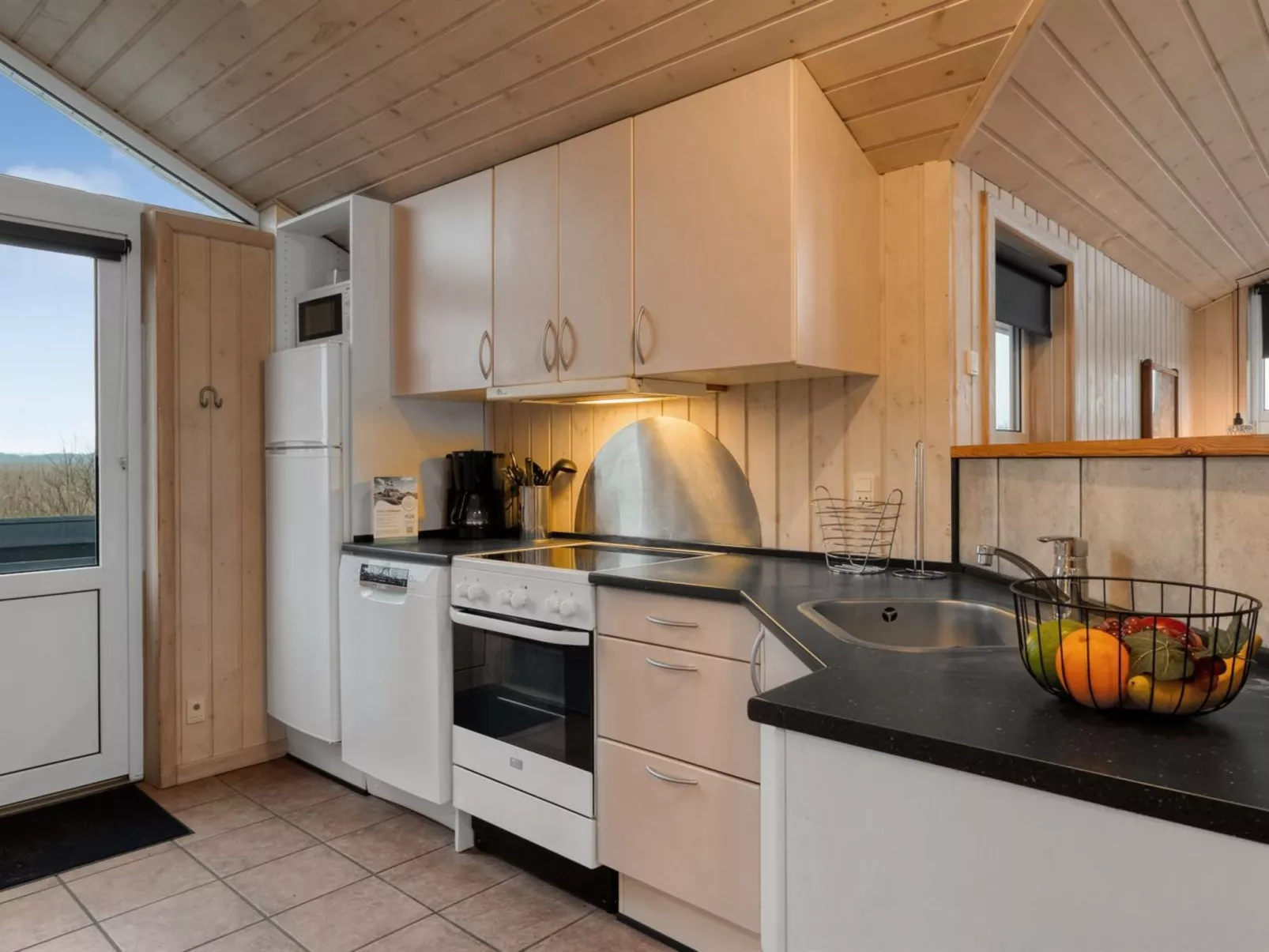 "Arnkil" - 700m from the sea-Inside