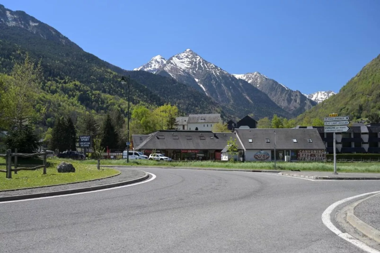 Residence Les Chalets de l'Adet 2-Areas summer 5km