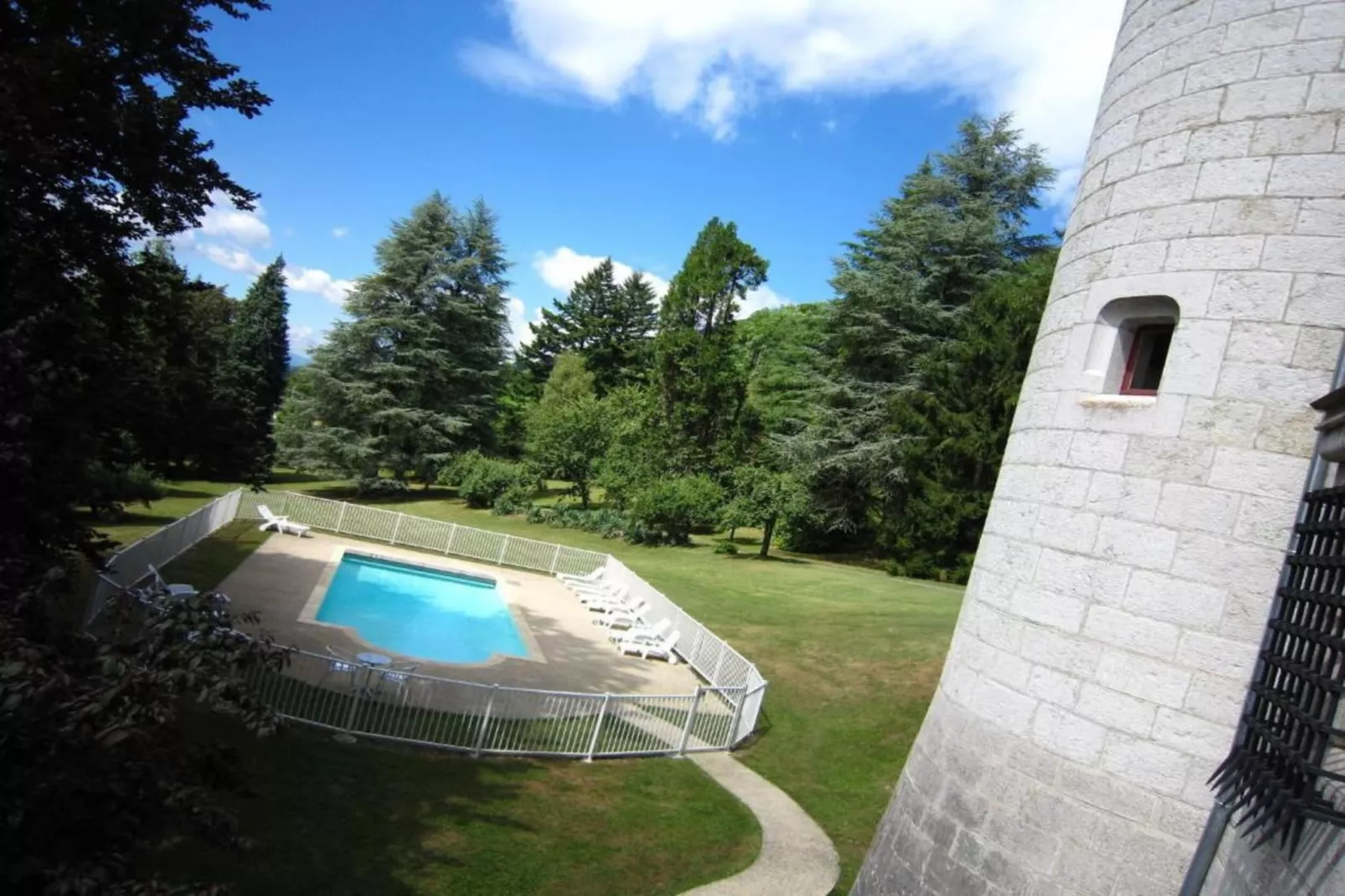 Le Chalet-View summer
