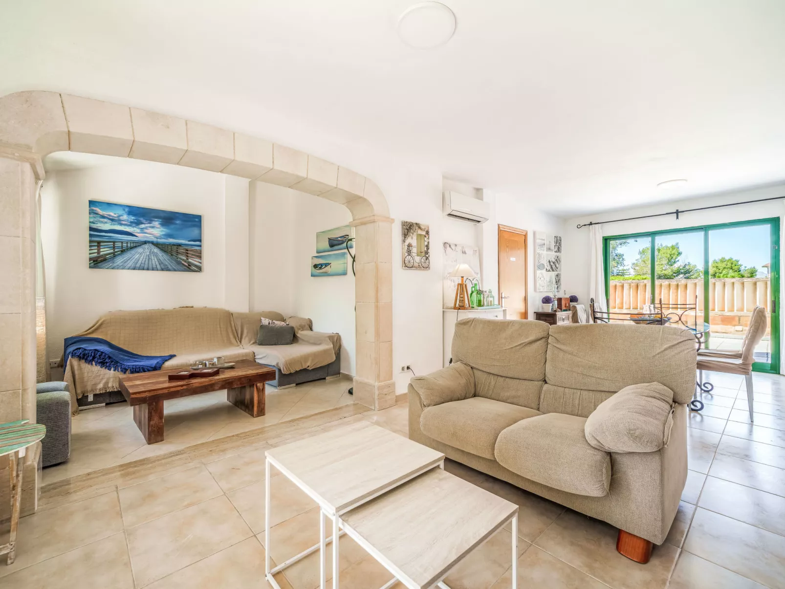 Sunwing Beach-Inside