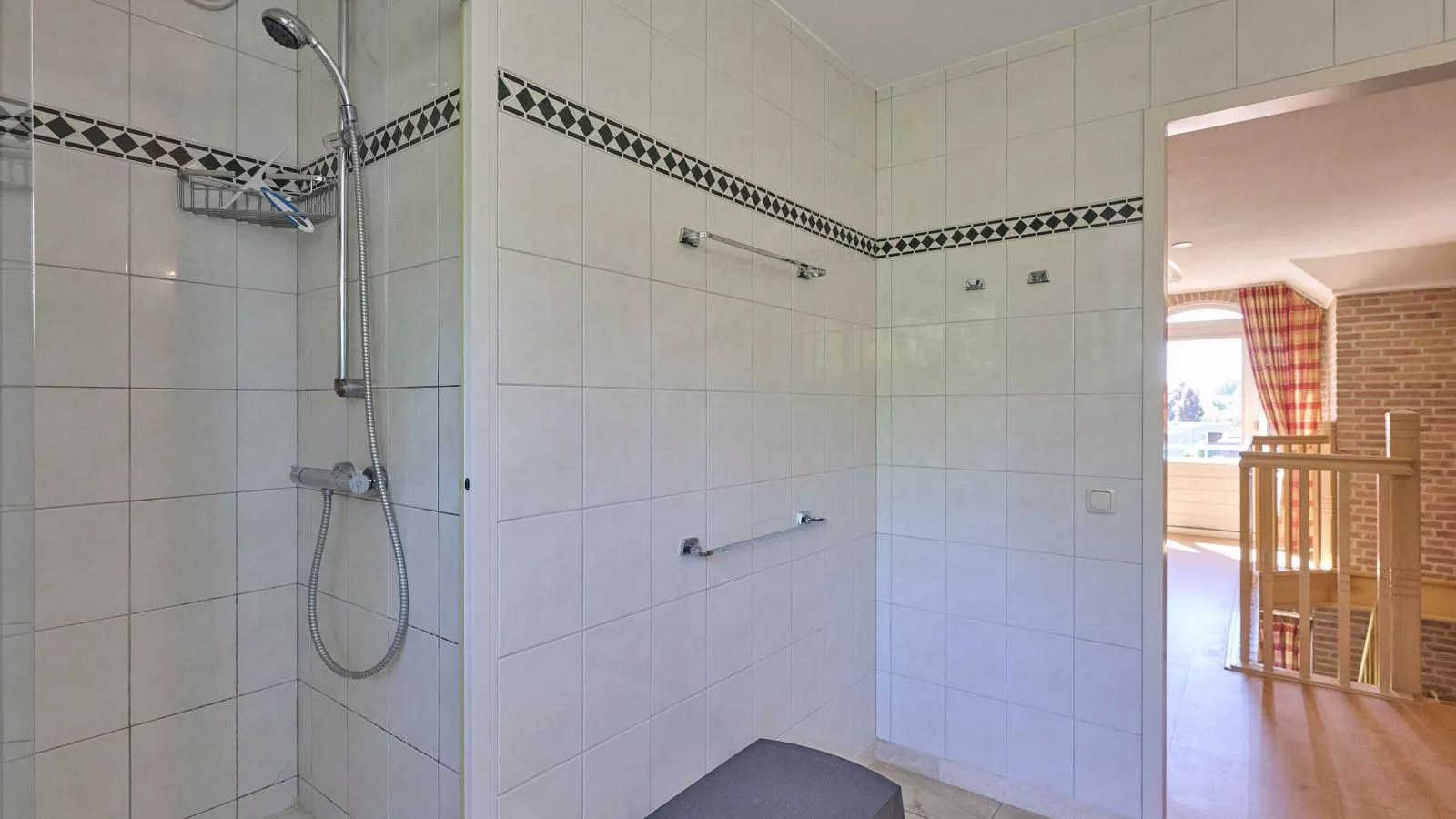 Lionshuis-Bathroom