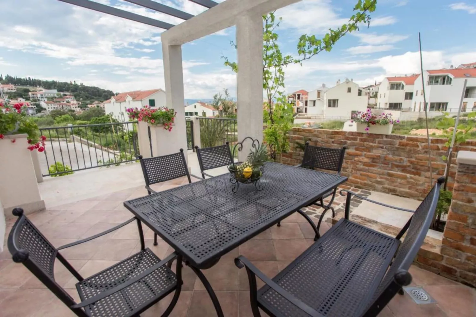 Villa Suzy Lux- Duplex Two Bedroom Villa with Swimming Pool and Sea View