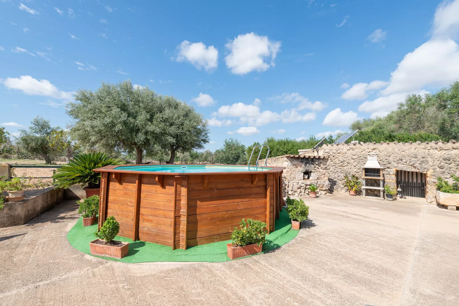 Son Rossinyol-Exterior summer