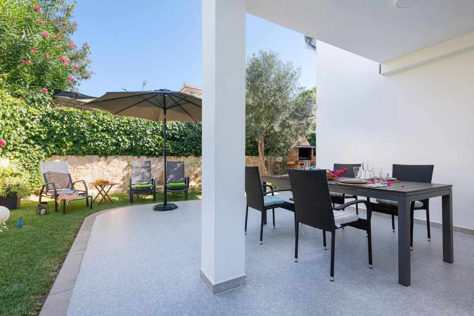 Villa Isabel-Gärten Sommer