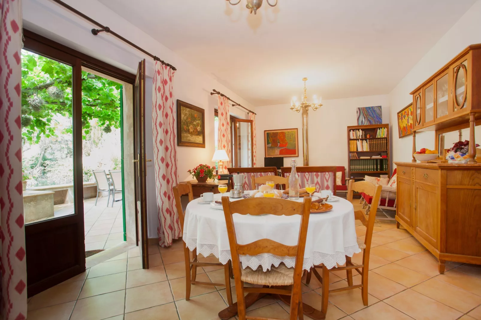 Eremus-Dining room