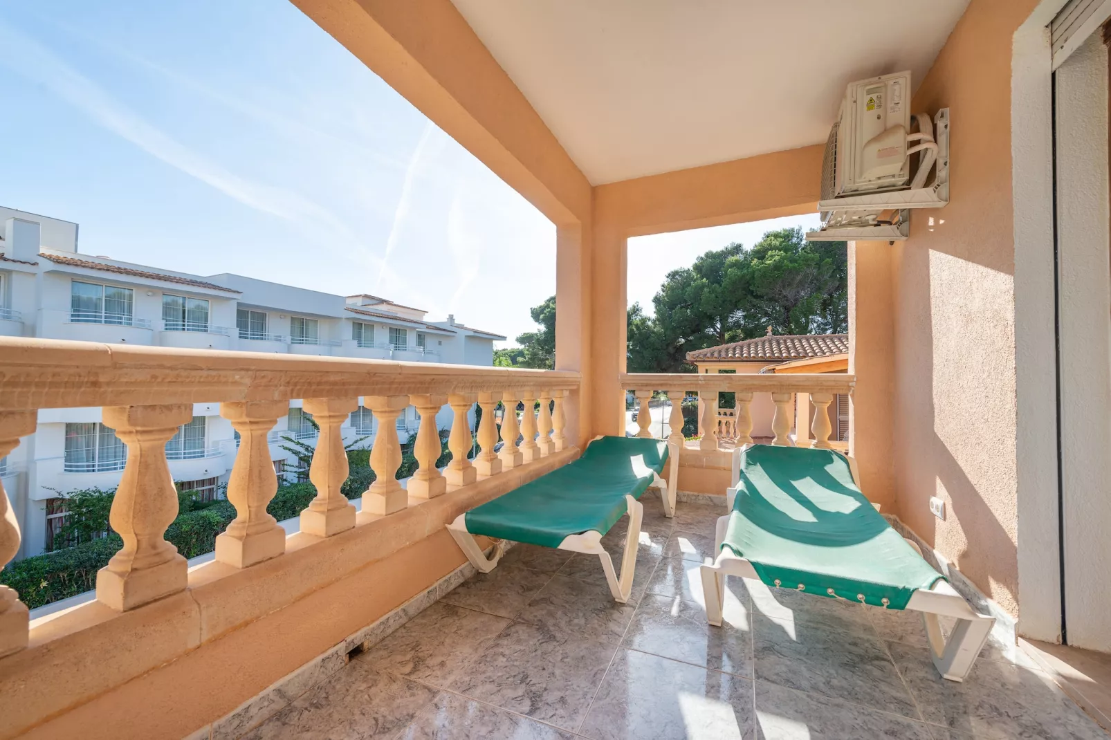 Casa Manolo-Image-tags.