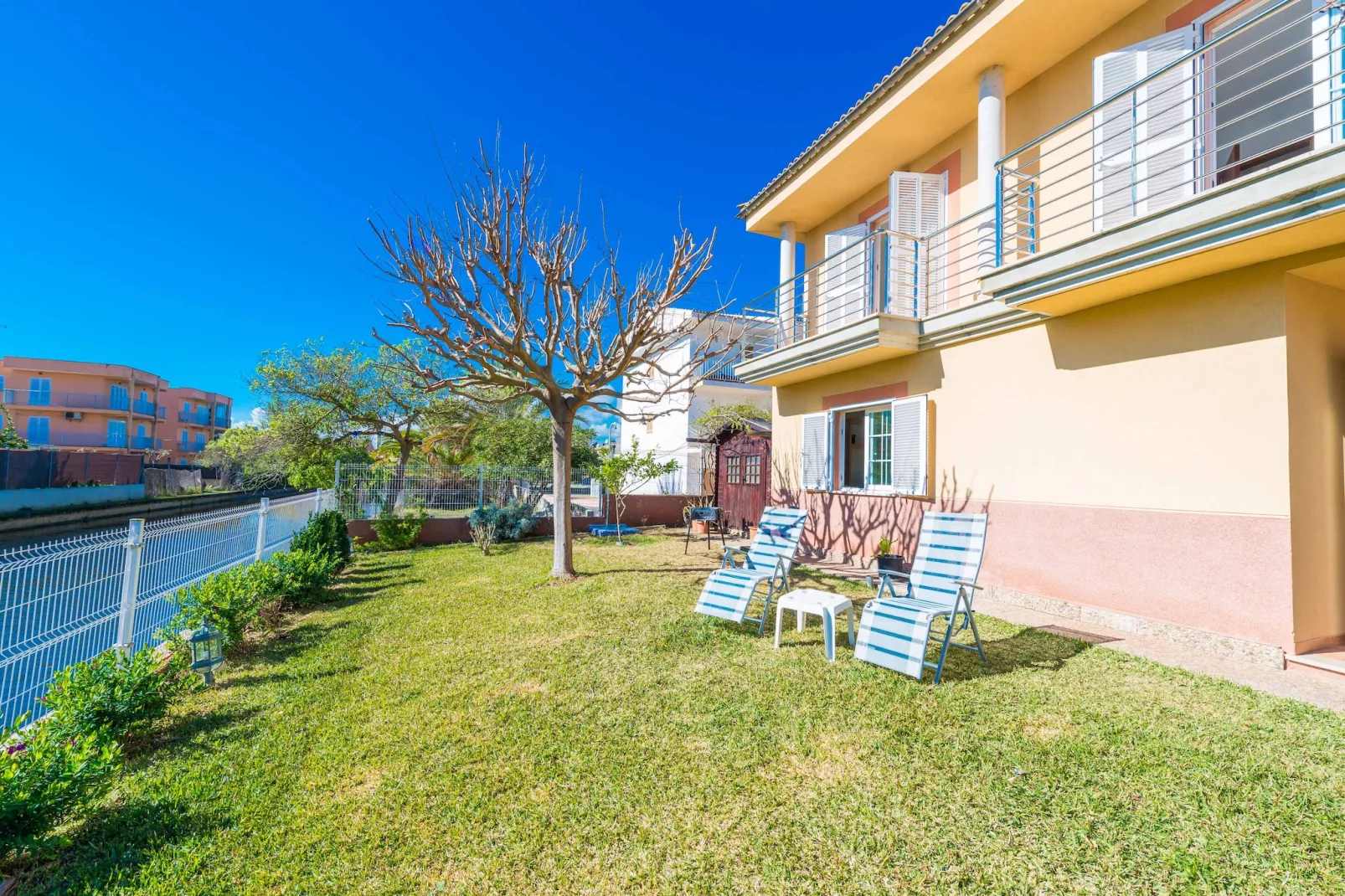 Villa Rosa-Image-tags.