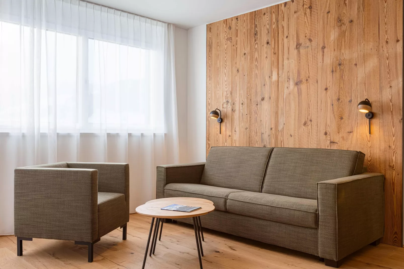 Fiss Suites 2-Living room