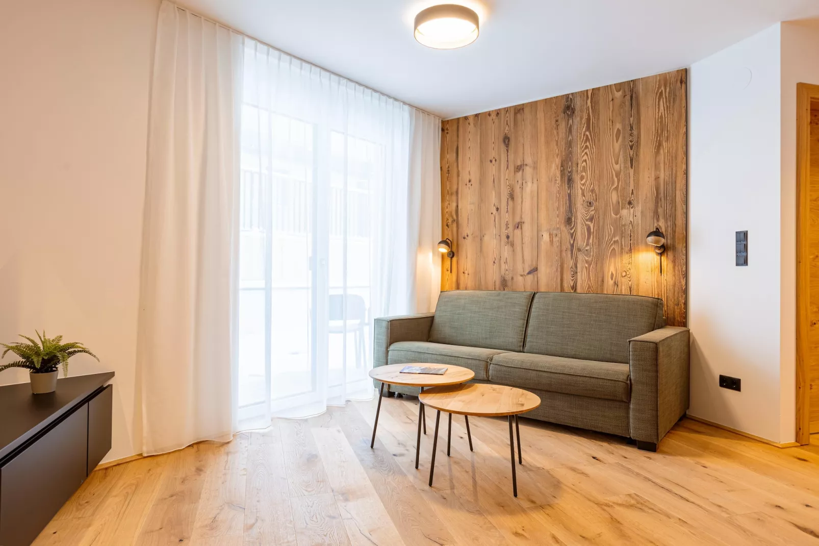 Fiss Suites 4-Living room