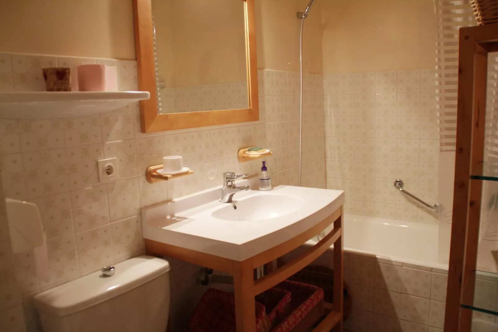 Champs Fleuris CFS7 COSY & VIEW 3 Pers.-Bathroom