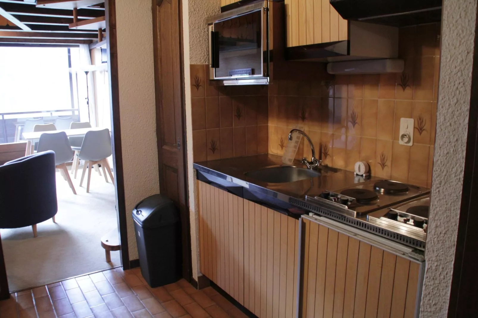 Corina CN43 QUIET & MOUNTAIN 4 Pers.-Kitchen