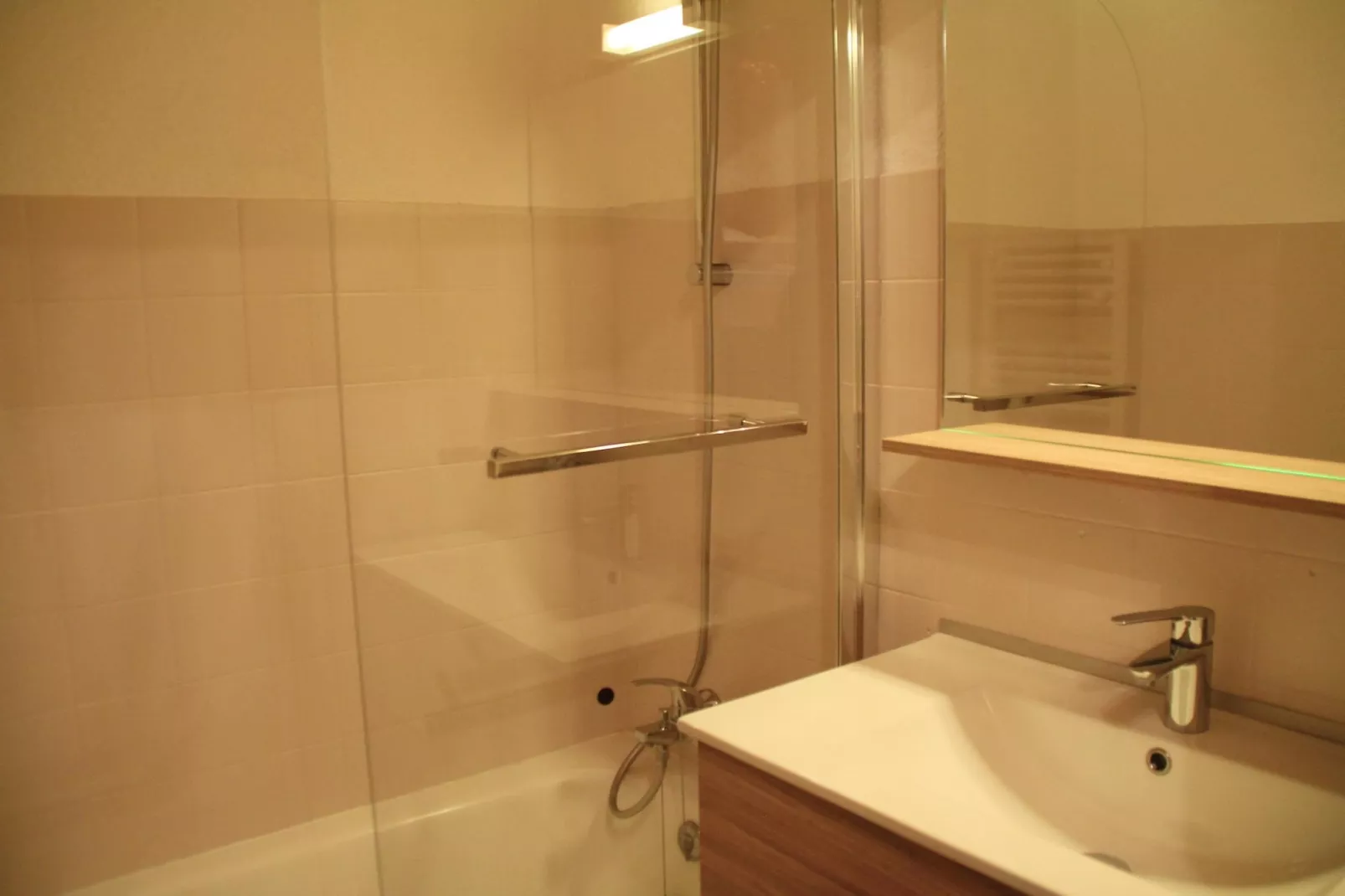 Corina CN35 QUIET & NATURE 5 Pers.-Bathroom
