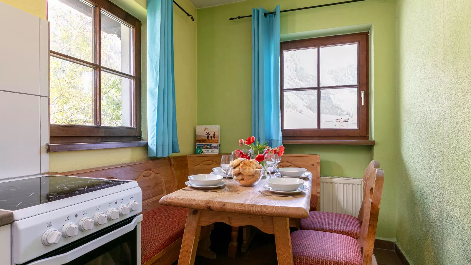 Schweizerhof Enzian-Dining room
