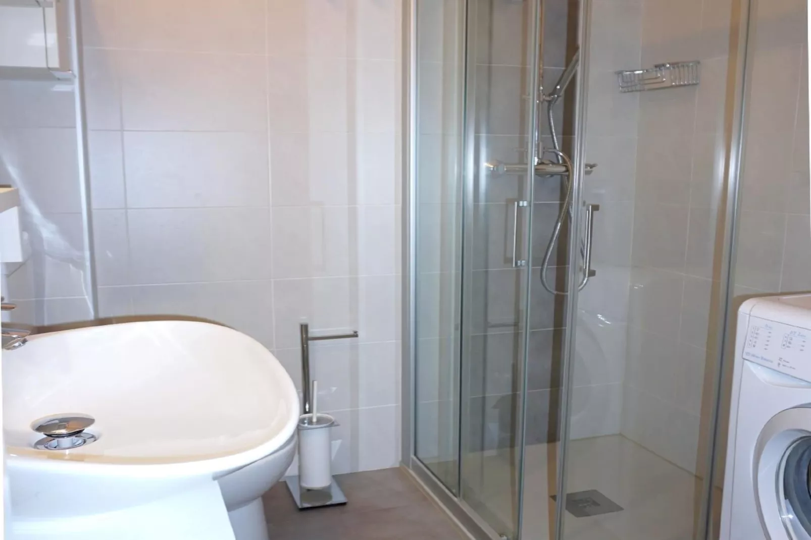 Livenza 65-Bathroom