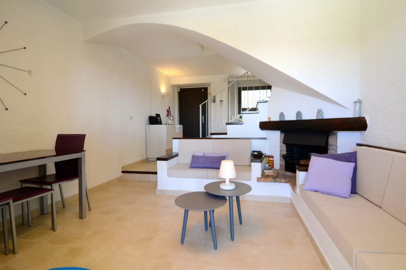ATENES 12-Living room