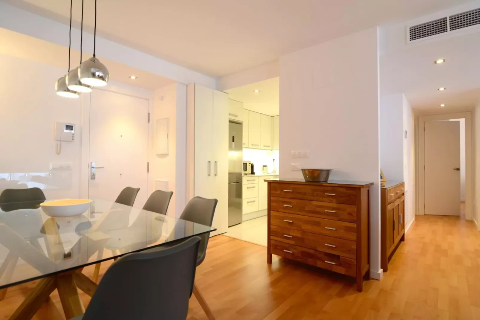 ESGLESIA 7-Dining room