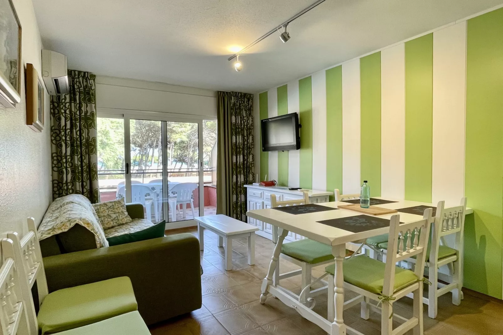 SALLES BEACH 06-Esszimmer