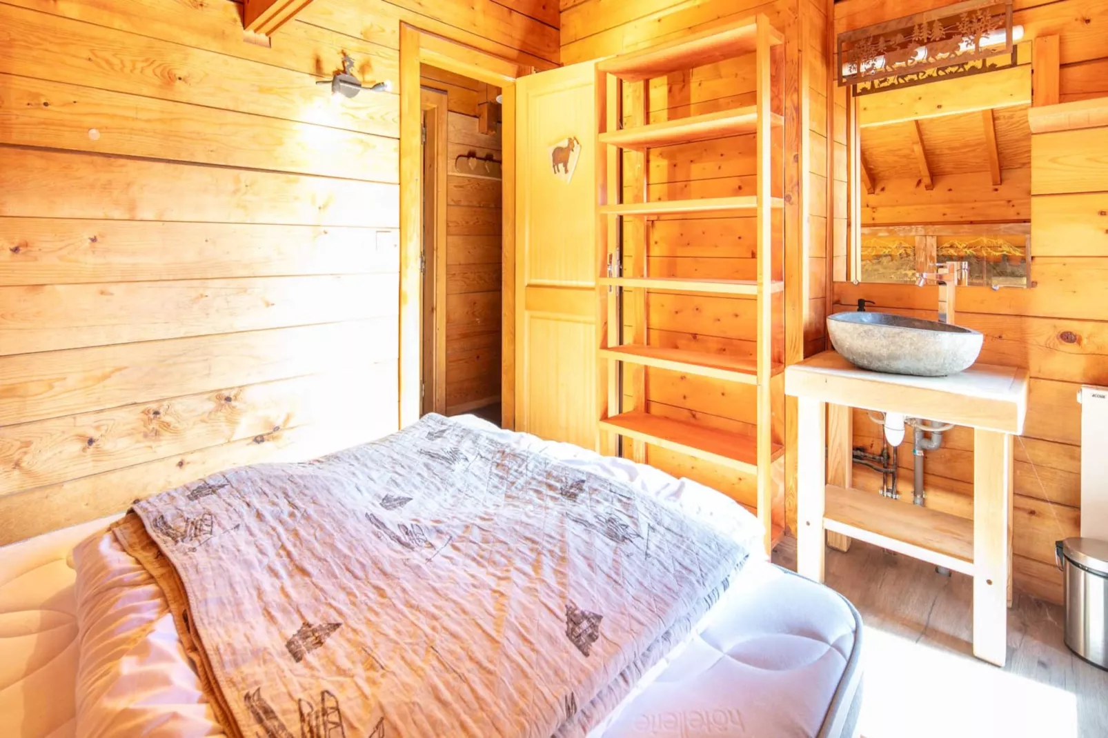 Chalet Le Soleil Levant - 7P12-Bedroom