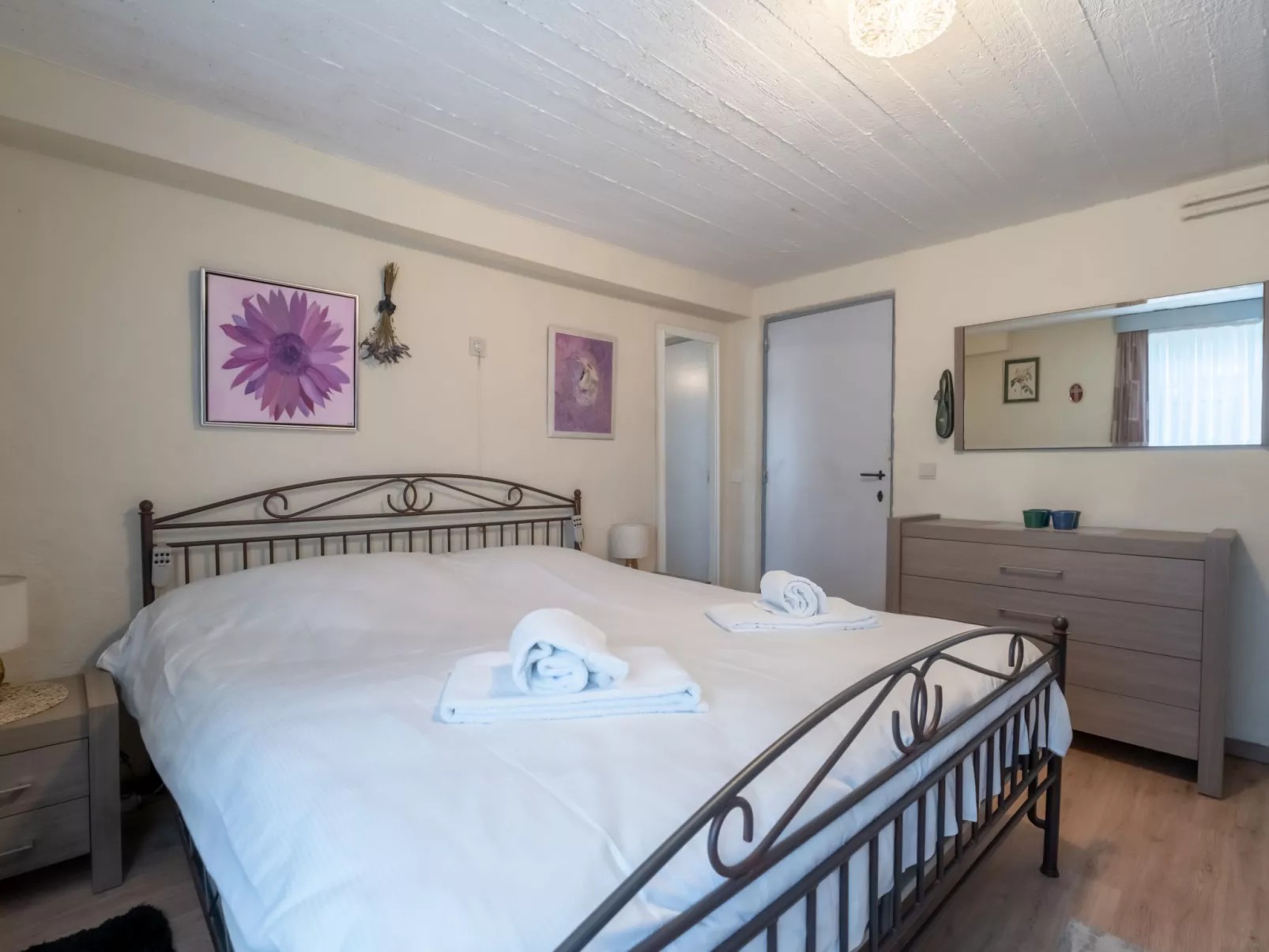 Zeelucht with private garden-Drinnen