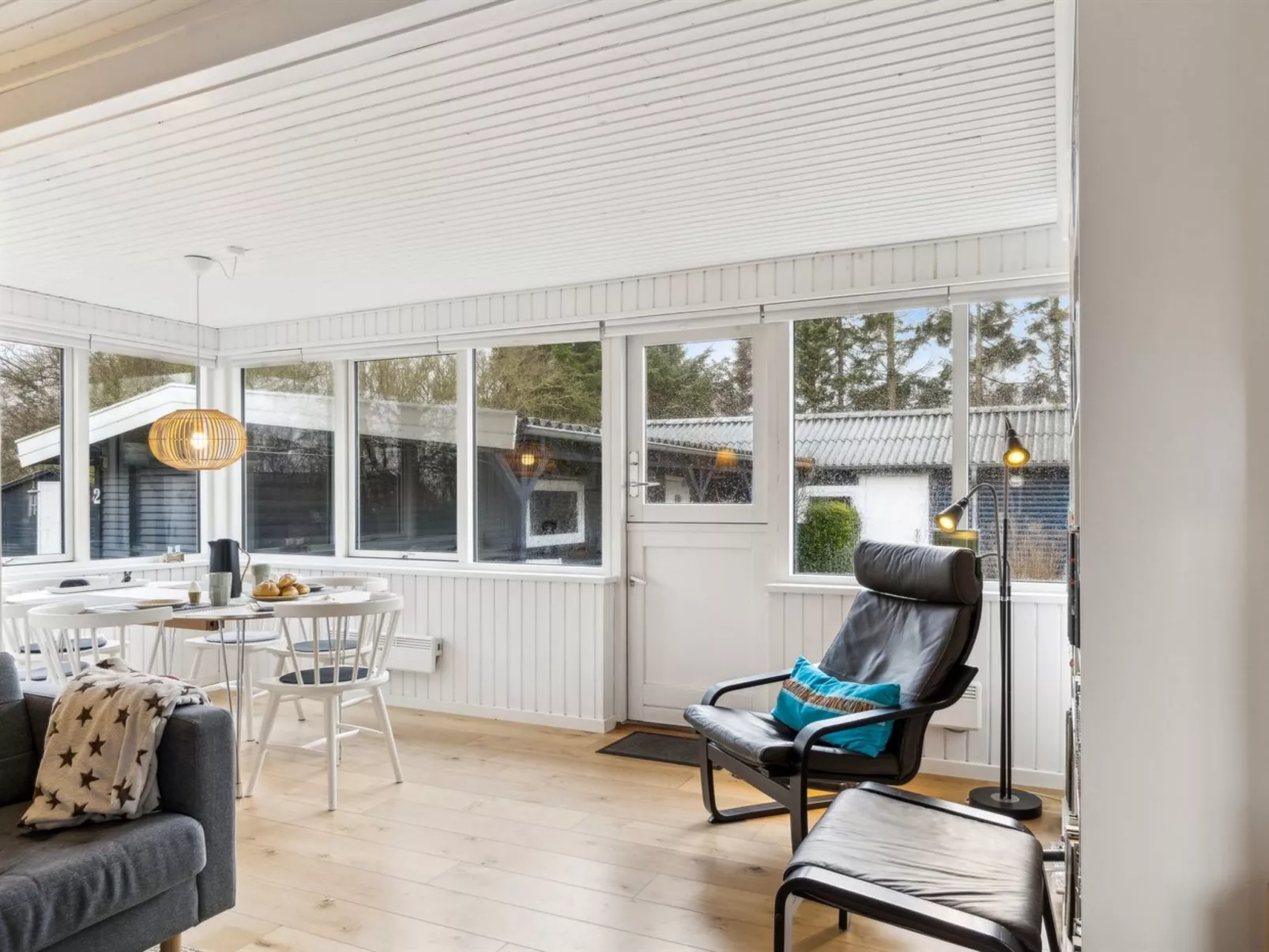 "Riki" - 100m from the sea-Inside