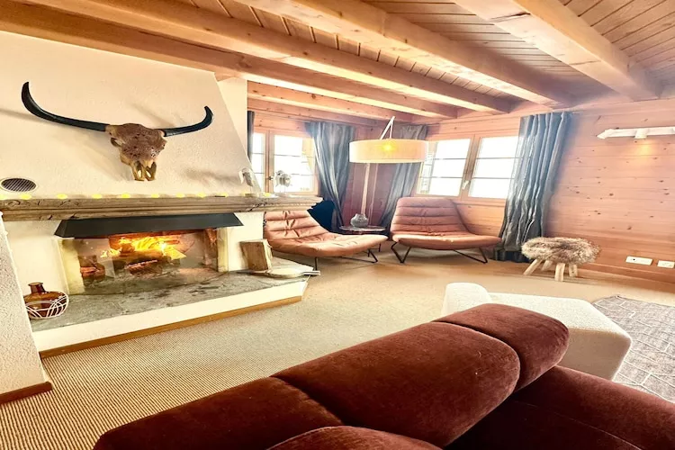 Chalet Bliss Spacious Six Bedrooms And Breathtaking Views-Living room