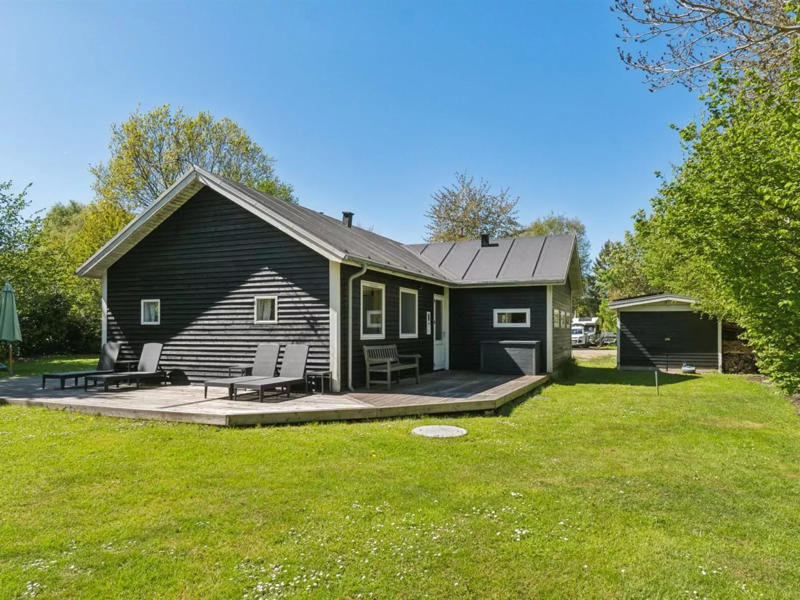 "Kjell" - 1.5km from the sea-Outside