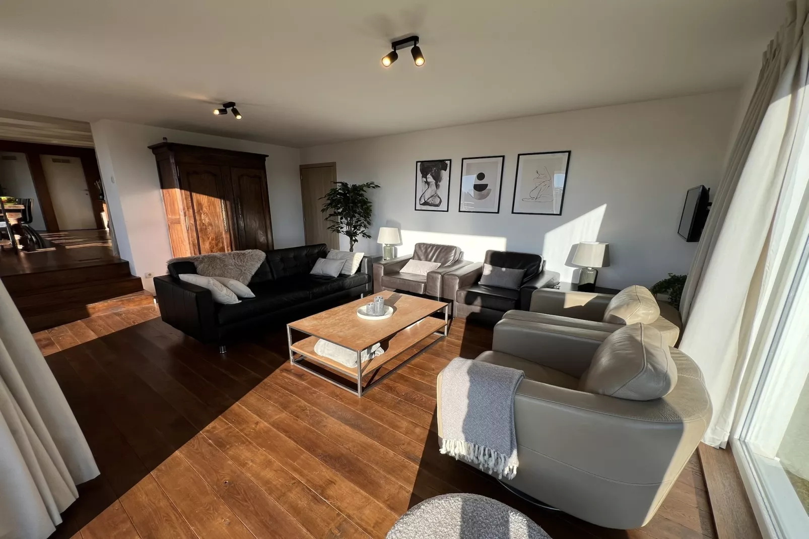 Schöne freistehende Villa mit Sauna in Érezée-Wohnzimmer