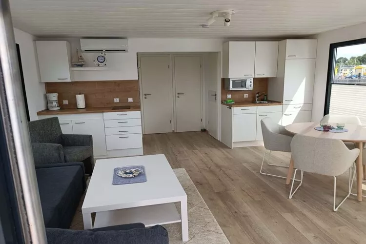 Floating 44 - Boot 2 / 3 Personen-Salon