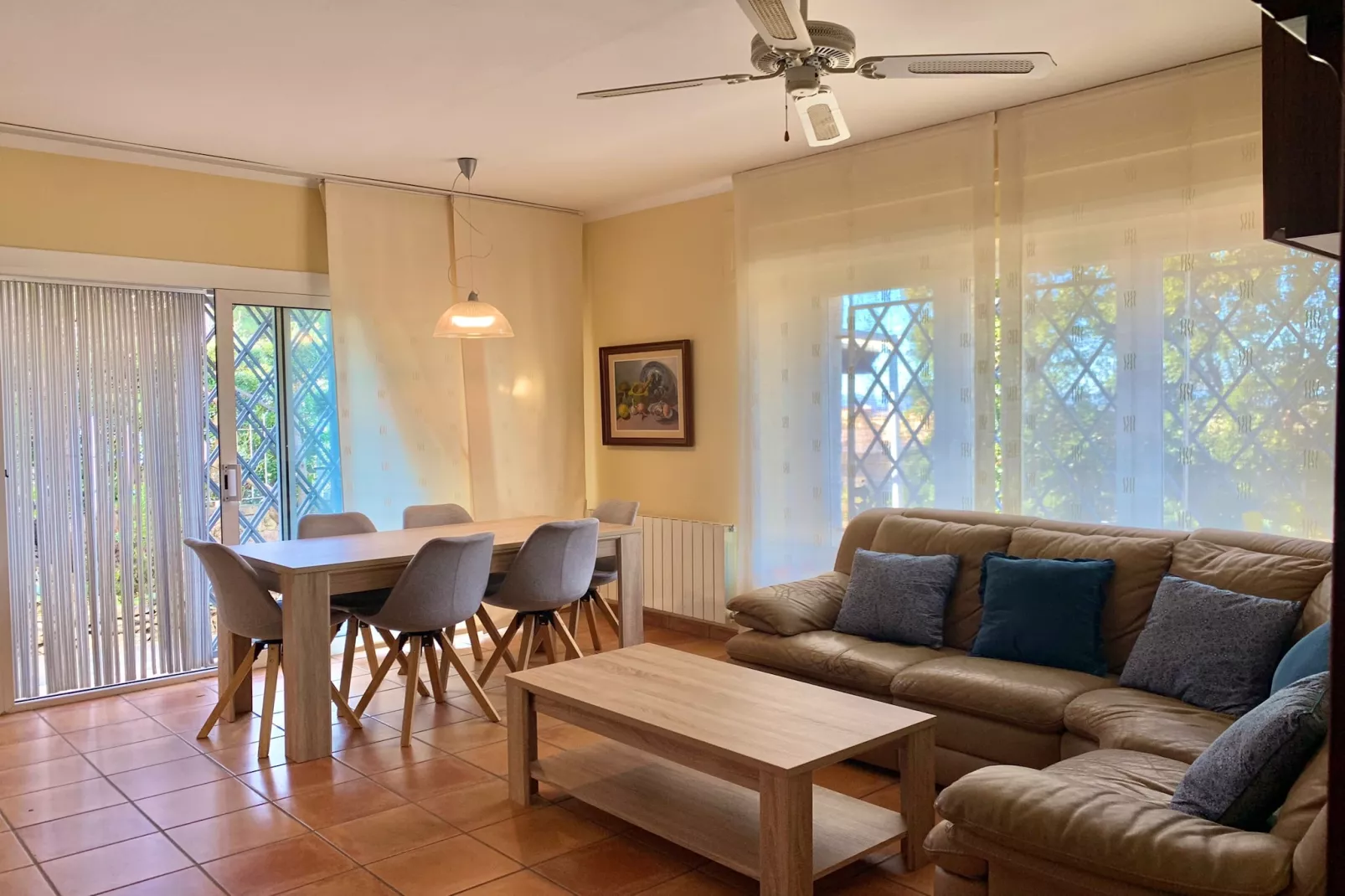 VILLA PARMENIDES Roses-Salon