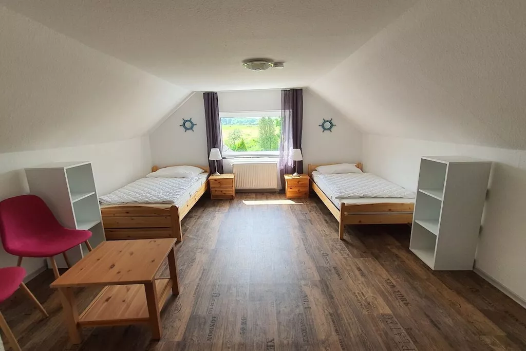 264752-Schlafzimmer