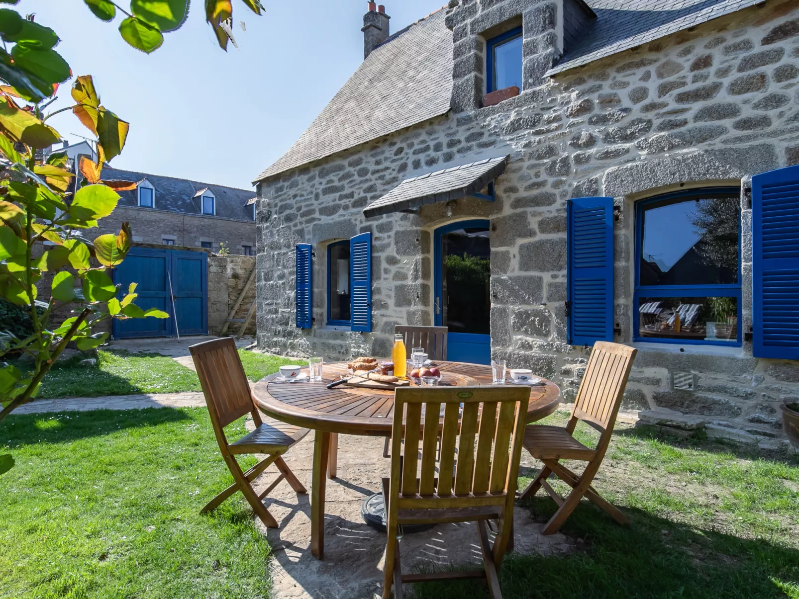 Maison Duquesne-Outside