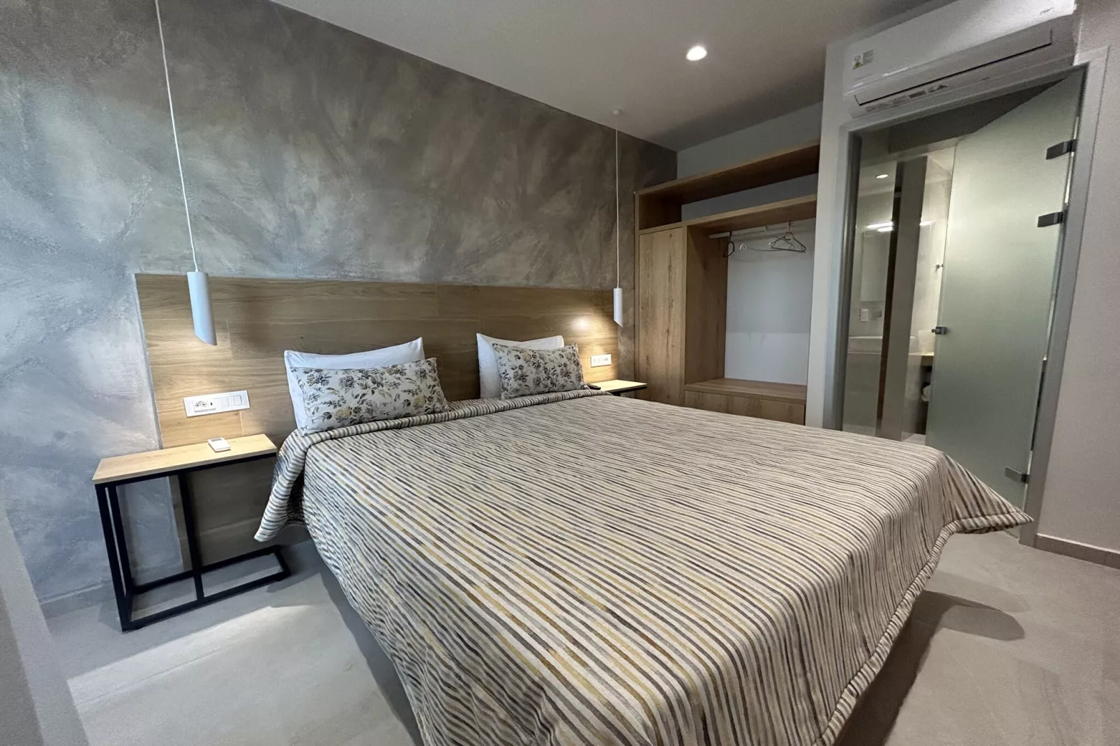 Secret Nest 8-Bedroom