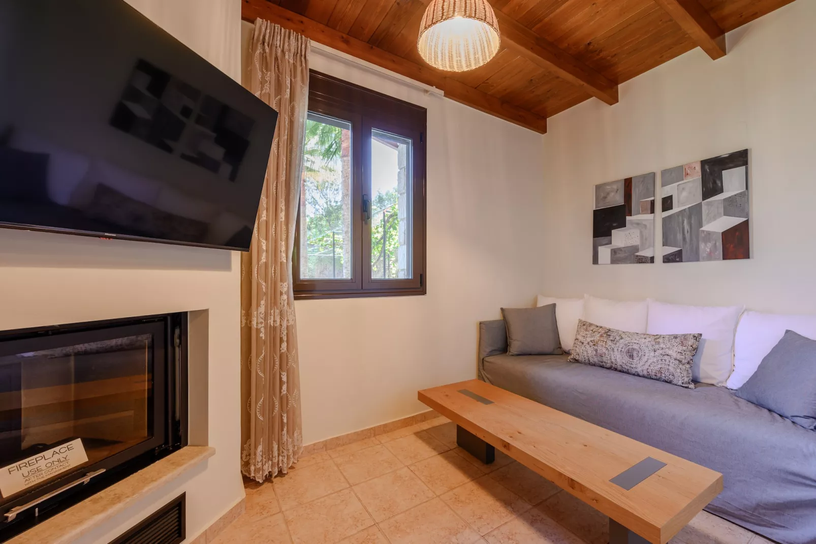 Kipo Paradiso Spa Yoga & Gym resort-Living room