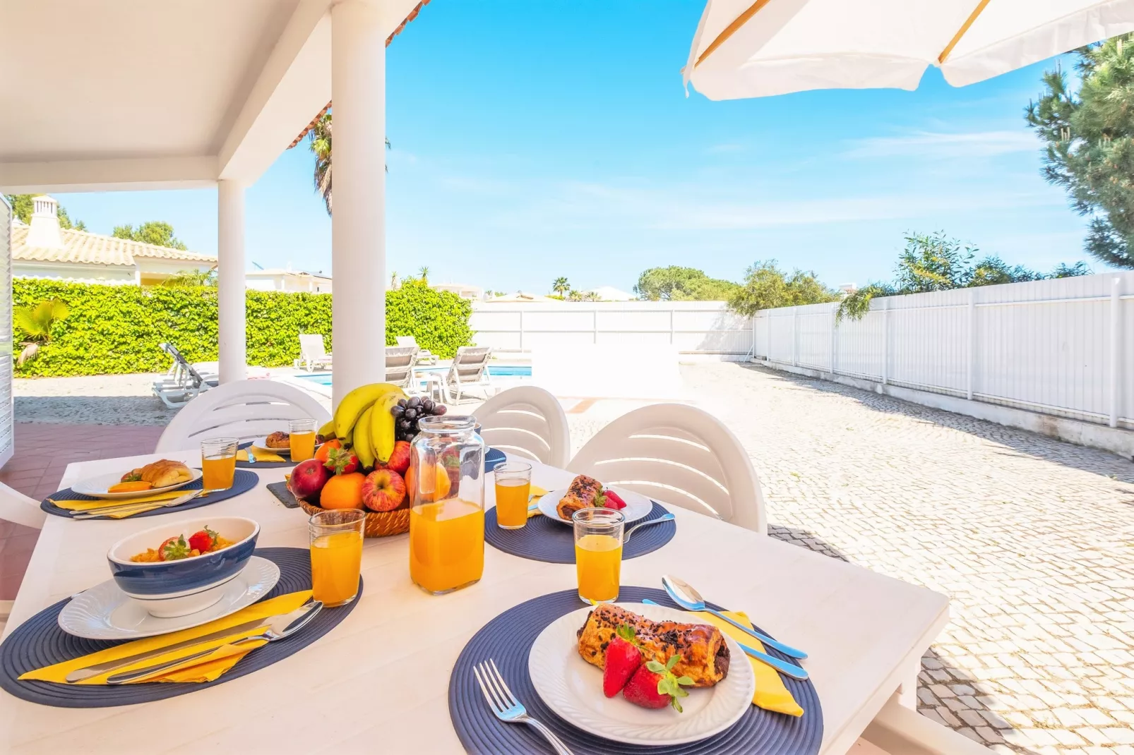Villa Bermudas-Terrace balcony