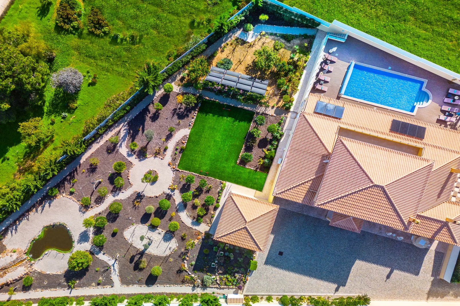 Villa Golden Bay-Außenbereich Sommer