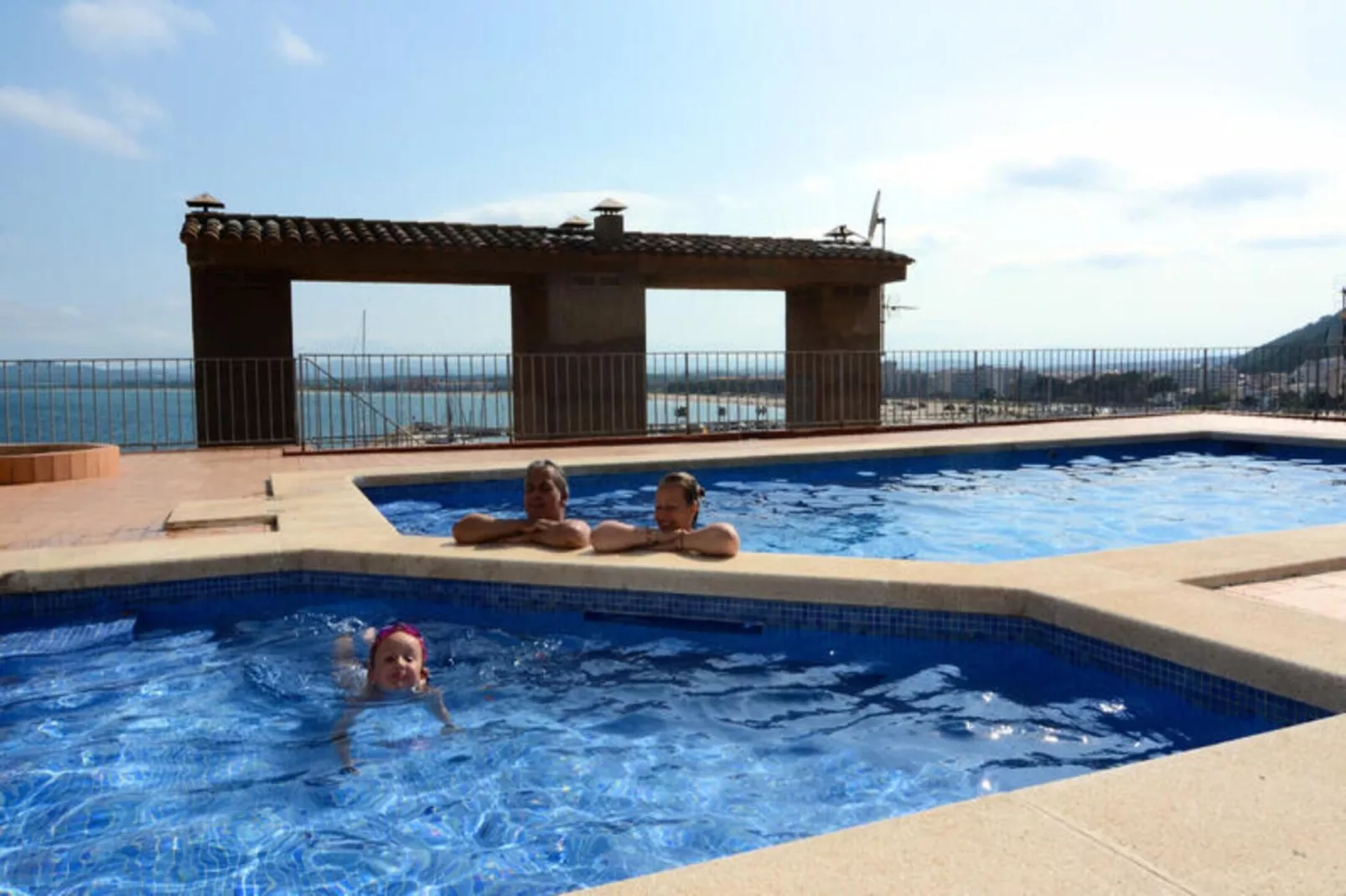 Appartements à L'Estartit-Exterior summer