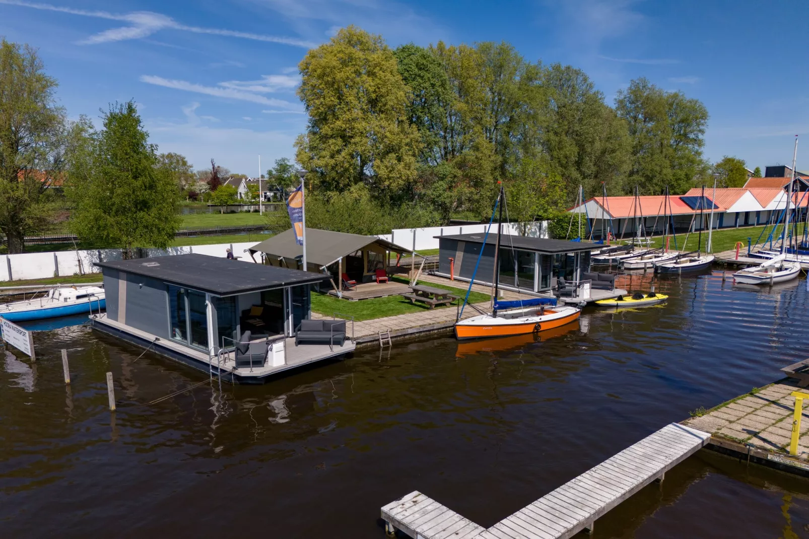Waterlodges Heeg 1-Außenbereich Sommer
