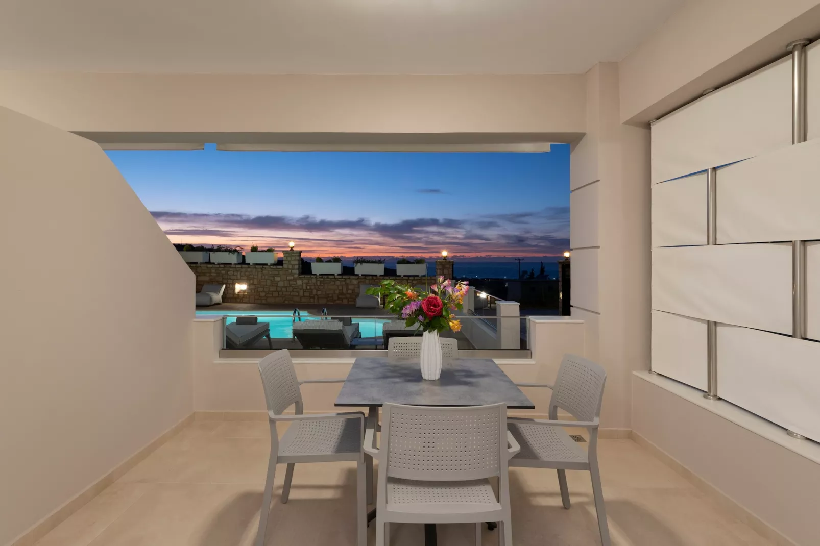 Zen Grande-Terrace balcony