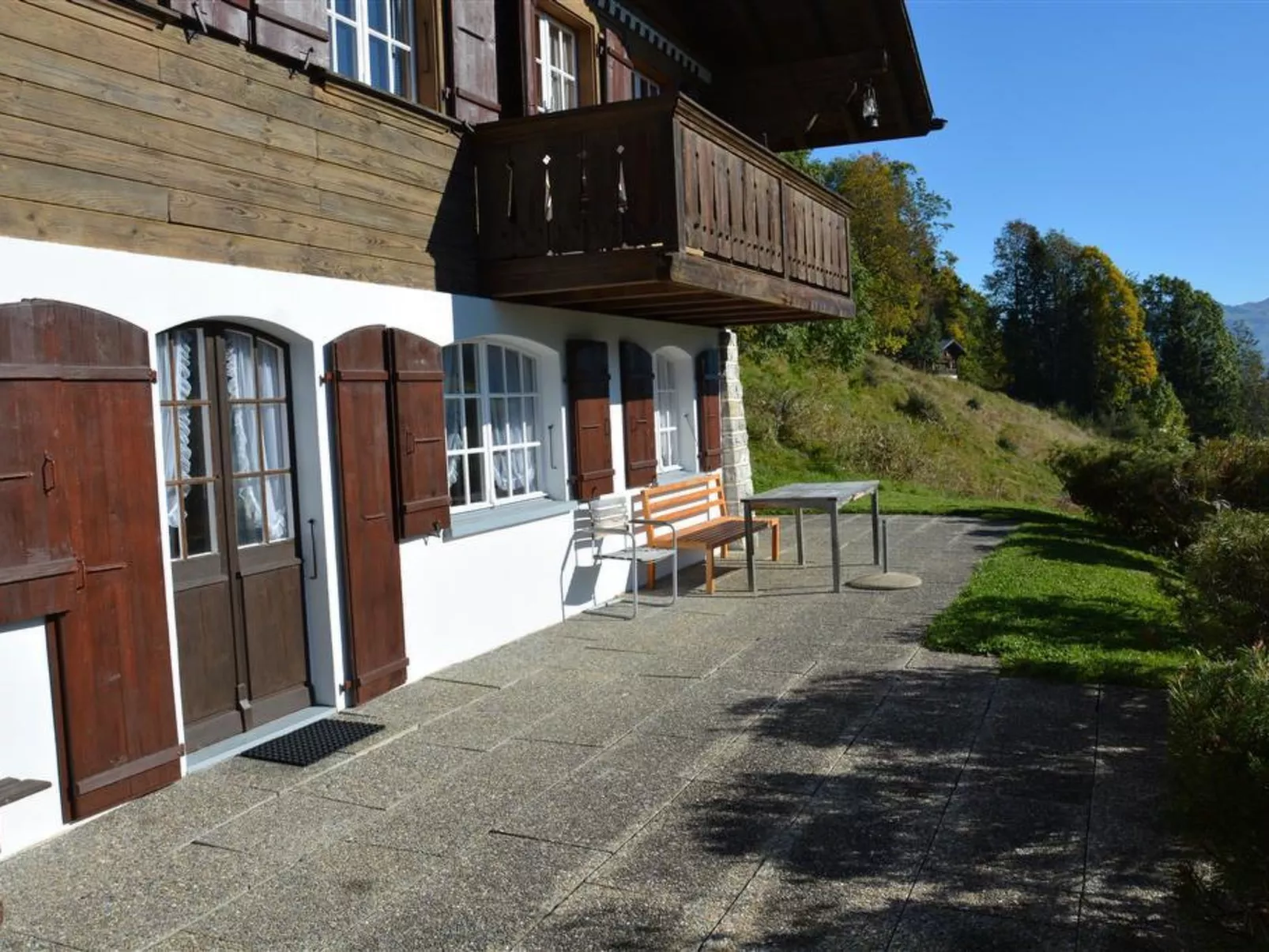 La Ruche, Chalet-Outside