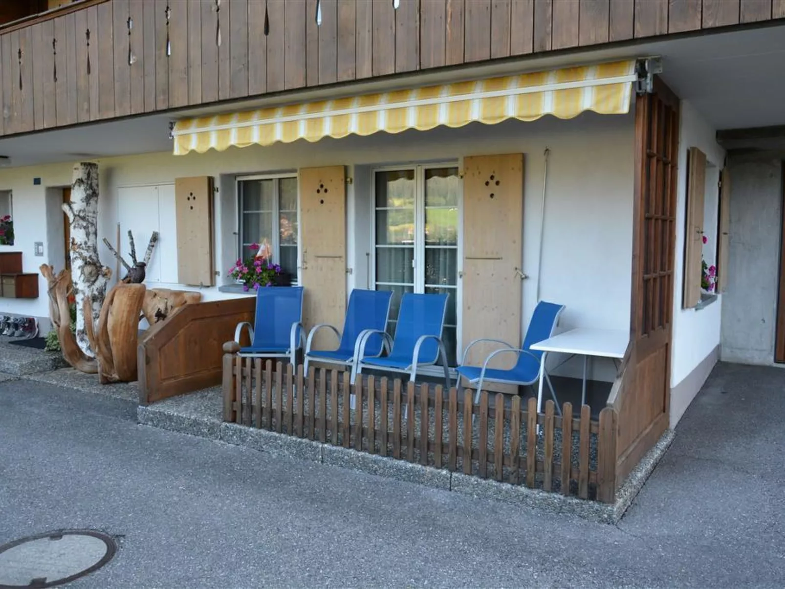 Eichhorn-Outside