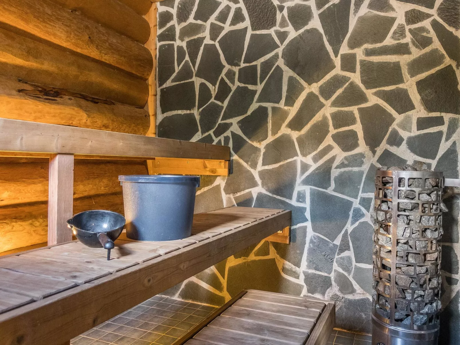 Aurora cabin-Outside