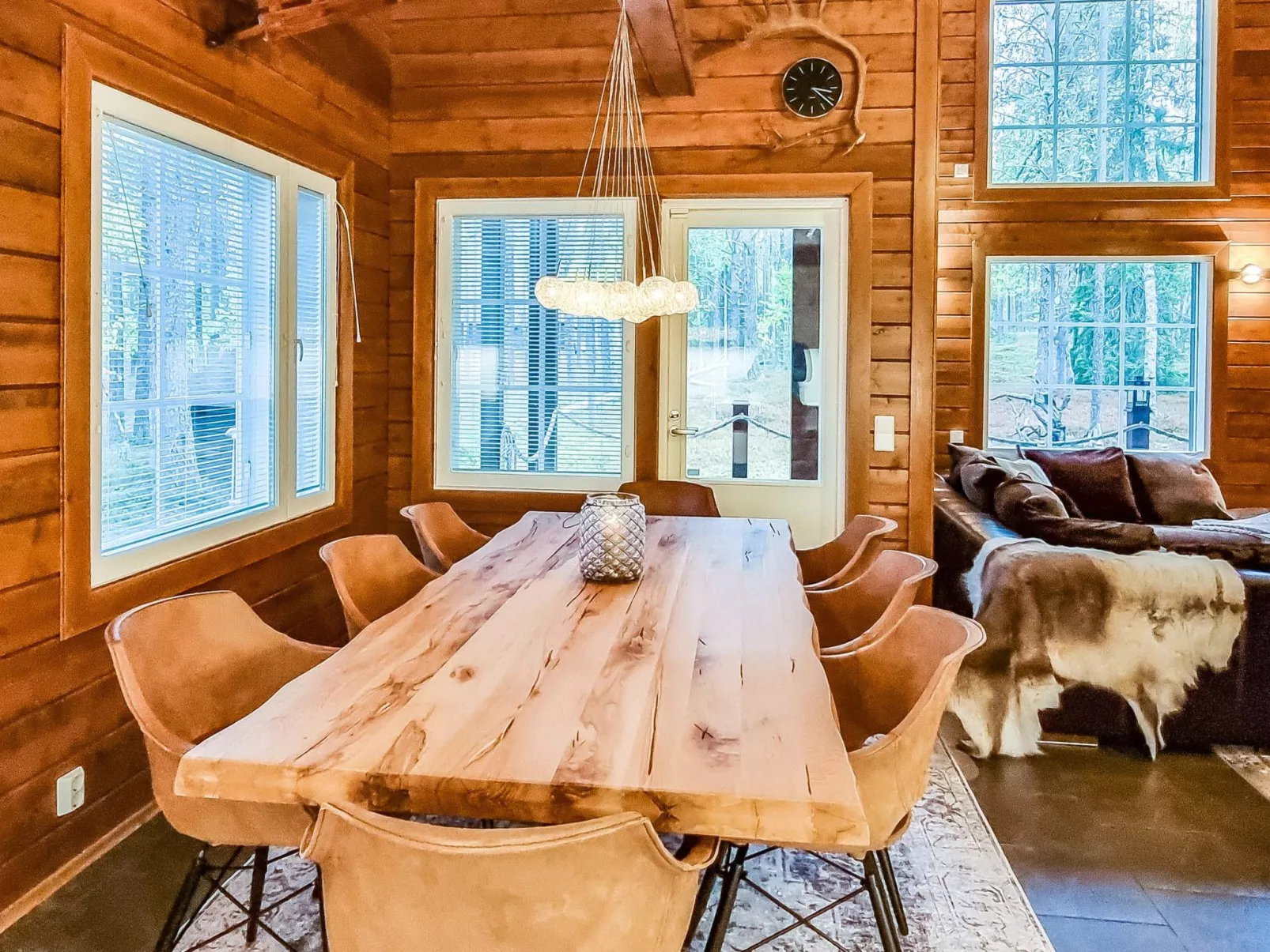 Arctic chalet-Inside
