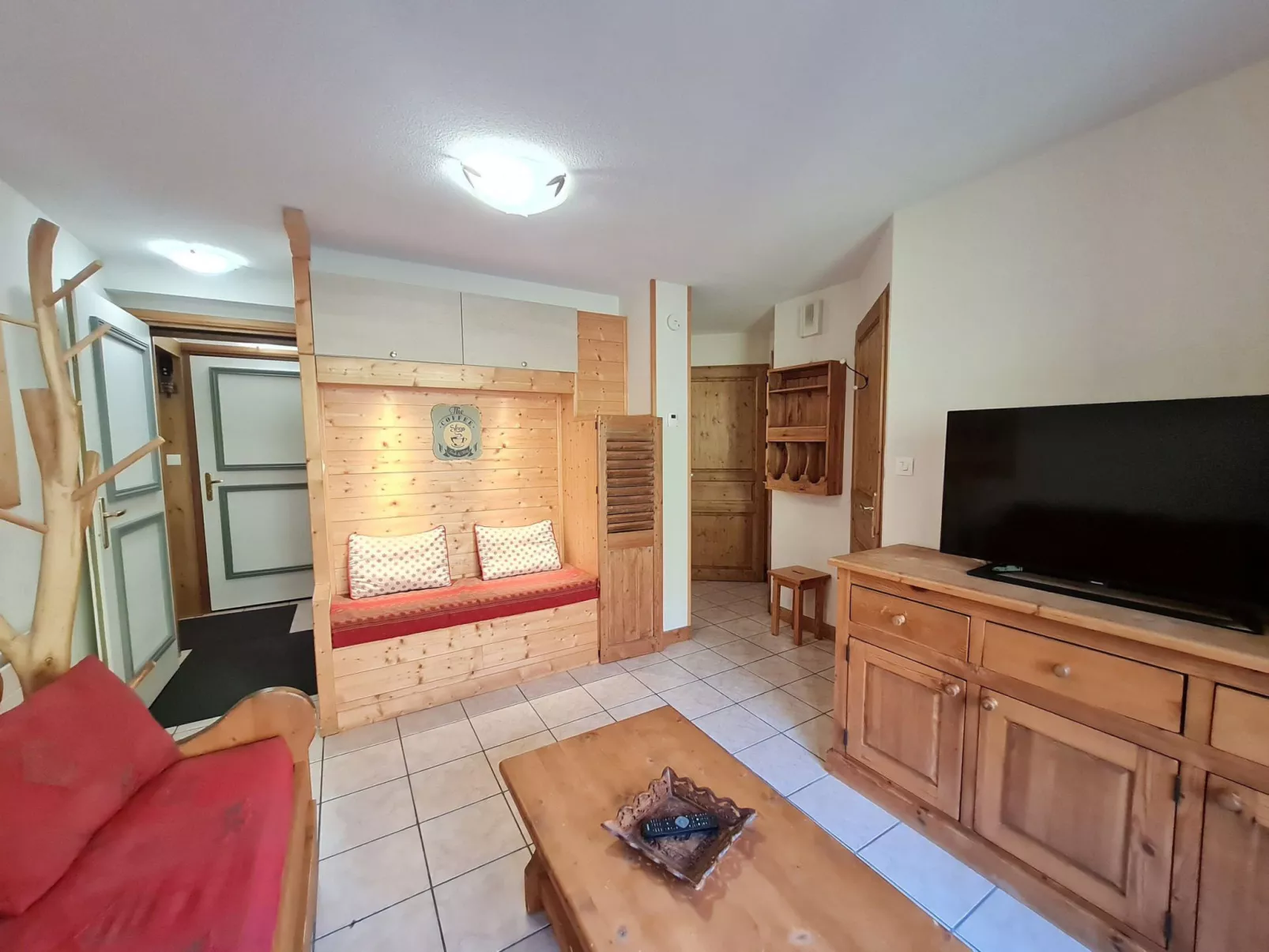 Balcons des Pistes C-Drinnen