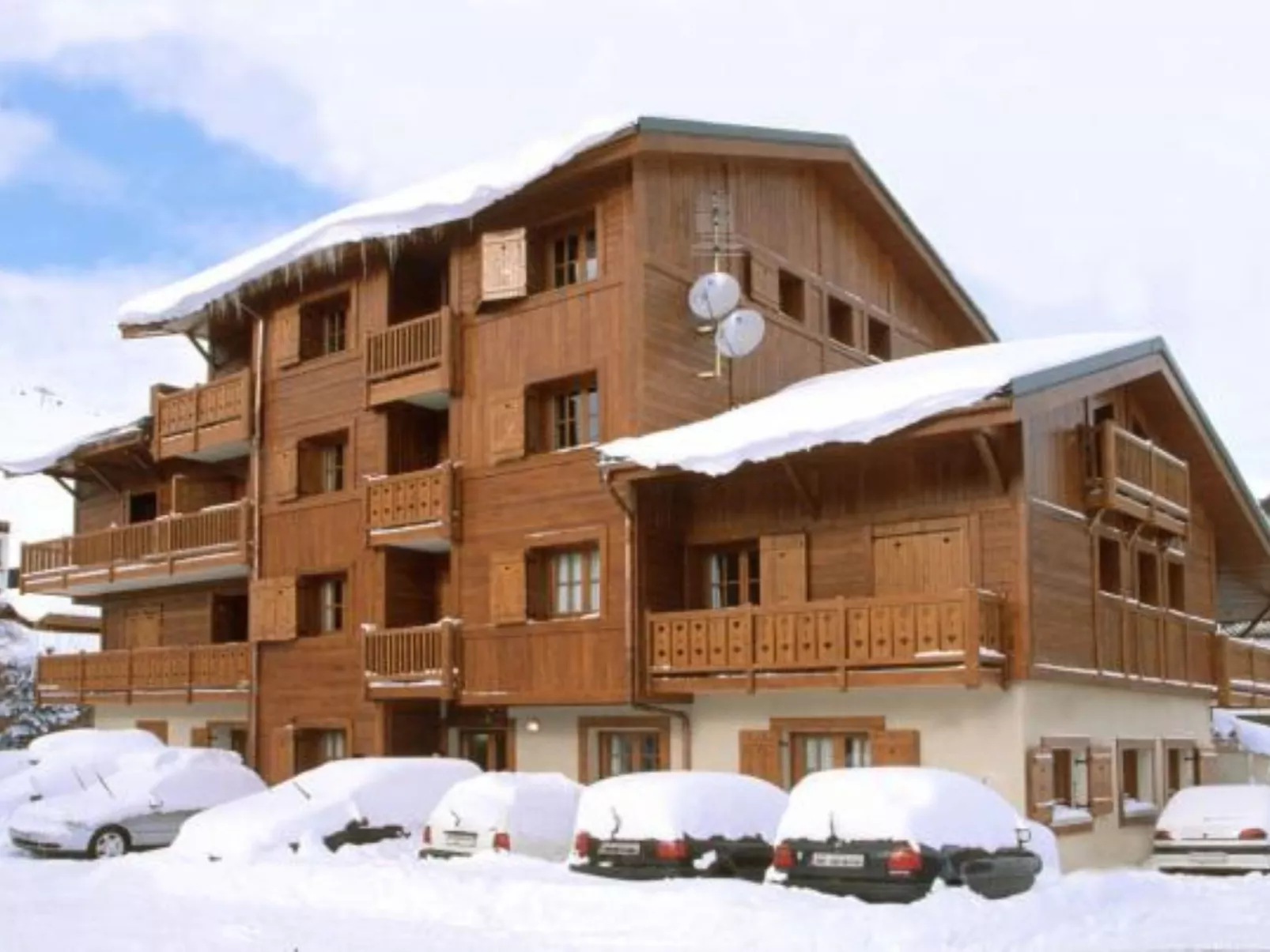Alpina Lodge-Outside