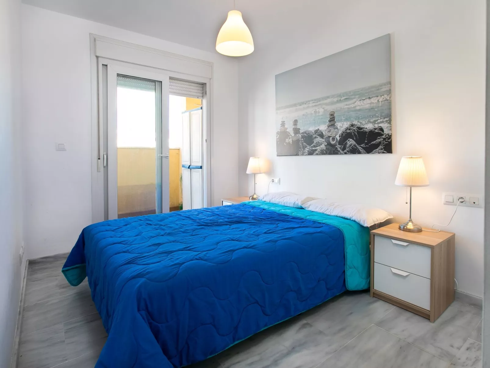 Sunny apartment-Inside