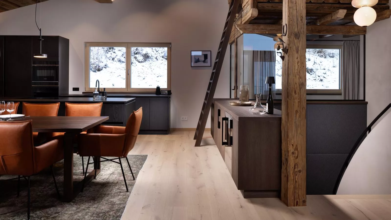 Das Haus am Berg-Dining room