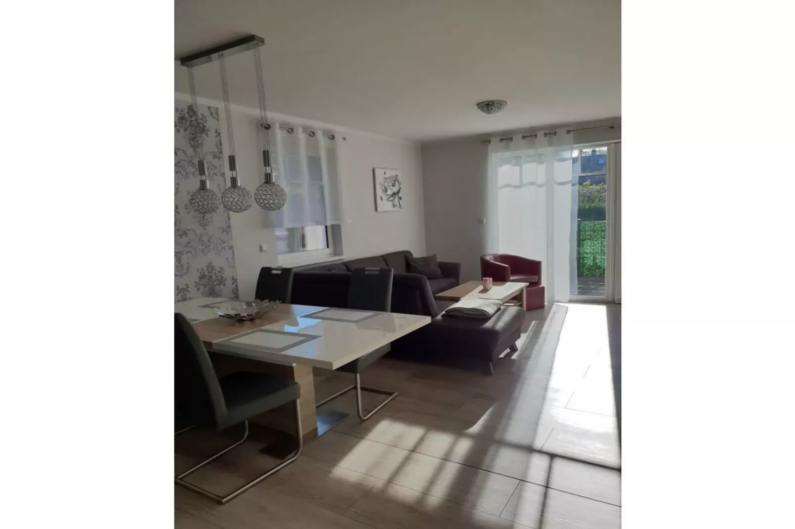 319093-Salle à manger