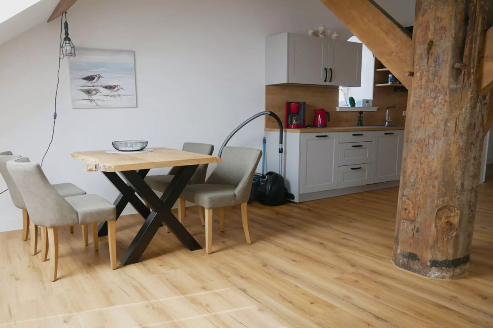 396949-Dining room