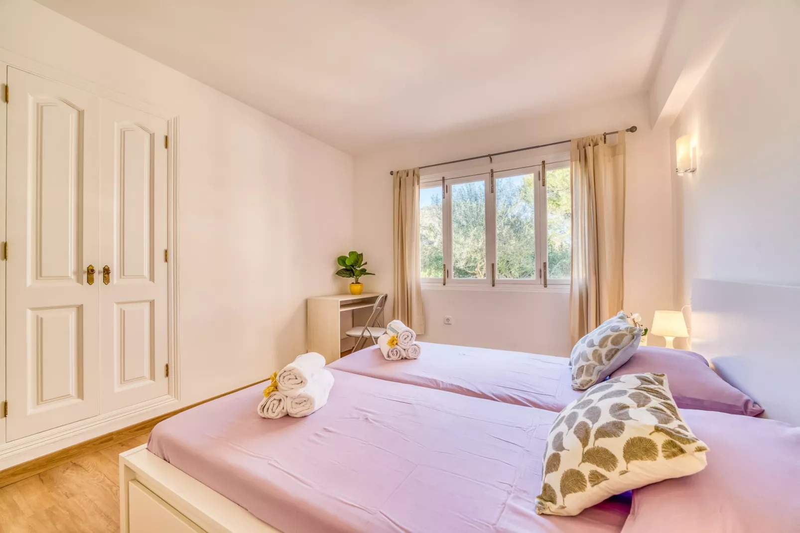 Villa Jardi-Schlafzimmer