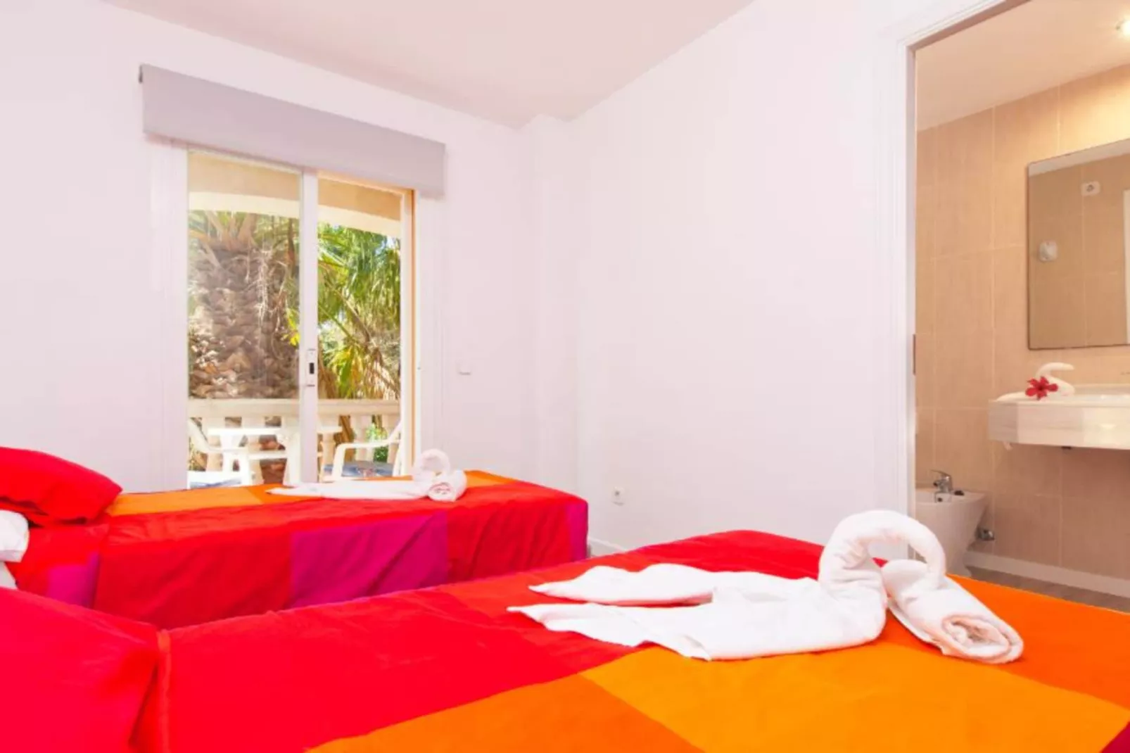 Apartamento playa Primera planta  3.3-Bedroom